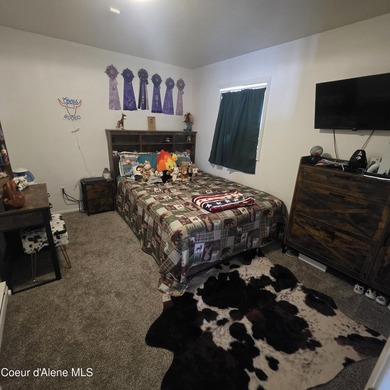 This rare find 3-bedroom home is centrally located and offers - photo 37