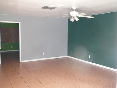 HUGE CBS DUPLEX ZONED GENERAL COMMERCIAL WHICH IS A LEGAL NON - photo 6