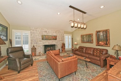 Welcome to this beautifully maintained 5 bedroom, 3 1/2 bath - photo 15