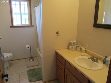 5 bedroom 2 bath with attached 2 car garage and heated 1,500 - photo 9