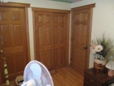 5 bedroom 2 bath with attached 2 car garage and heated 1,500 - photo 10