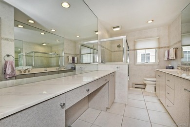 Welcome to this beautifully maintained 5 bedroom, 3 1/2 bath - photo 26