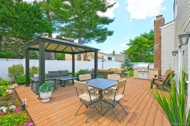 Welcome to this beautifully maintained 5 bedroom, 3 1/2 bath - photo 29