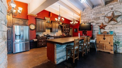 Farm style ranch retreat on Lake Whitney with six bedrooms and - photo 5