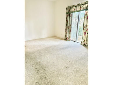 This Oakmont model offers 3 bedrooms, 2 bathrooms, plus a den - photo 7