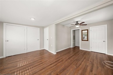 Discover this absolutely charming three-bedroom, two-bathroom - photo 15