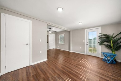 Discover this absolutely charming three-bedroom, two-bathroom - photo 16