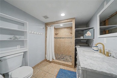 Discover this absolutely charming three-bedroom, two-bathroom - photo 22
