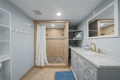 Discover this absolutely charming three-bedroom, two-bathroom - photo 23