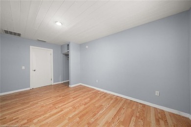 Discover this absolutely charming three-bedroom, two-bathroom - photo 26