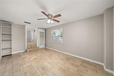 Discover this absolutely charming three-bedroom, two-bathroom - photo 28