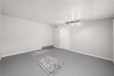 Discover this absolutely charming three-bedroom, two-bathroom - photo 30