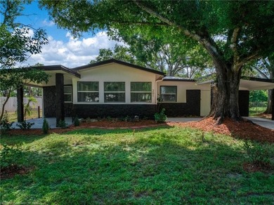 Discover this absolutely charming three-bedroom, two-bathroom - photo 36