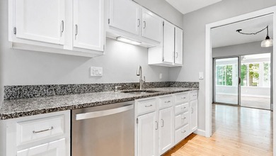 This bright and lovely 3-bedroom, 2.5 bathroom condo offers the - photo 8