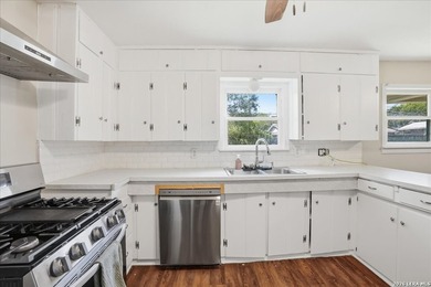 Welcome to this well-maintained 3-bedroom, 1.5-bath home in - photo 7