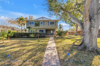 Amazing Old Northeast location on a wide, tree-shaded street - photo 2