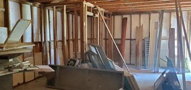 Prime Commercial and a Fantastic Opportunity to own a little - photo 10