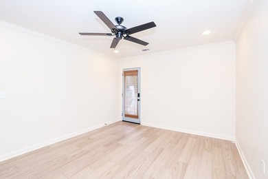 Beautifully renovated 4 bed/3 bath condo at Orleans Oaks, just 5 - photo 3