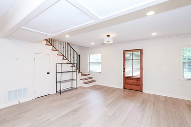 Beautifully renovated 4 bed/3 bath condo at Orleans Oaks, just 5 - photo 4