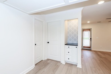 Beautifully renovated 4 bed/3 bath condo at Orleans Oaks, just 5 - photo 10