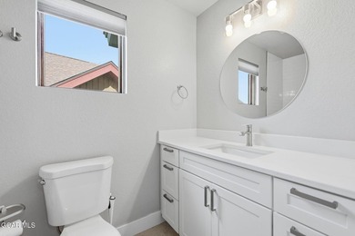 Set on a quiet cul-de-sac in Coyote Creek, Tabernash, this - photo 22