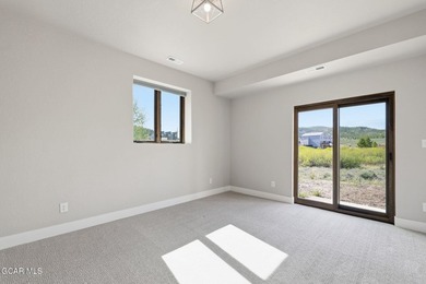Set on a quiet cul-de-sac in Coyote Creek, Tabernash, this - photo 27