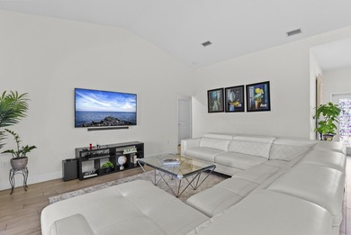 Beautiful CBS single-family home built in 2022, featuring 4 - photo 12