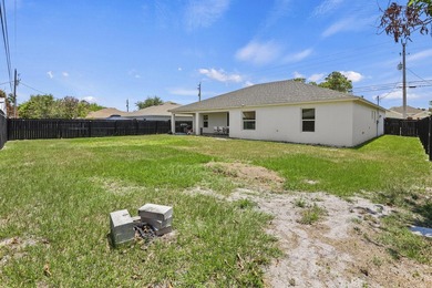 Beautiful CBS single-family home built in 2022, featuring 4 - photo 40