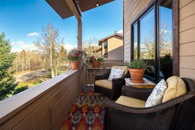 Overlooking the Rollingstone Ranch Golf Course, this Clubhouse - photo 4