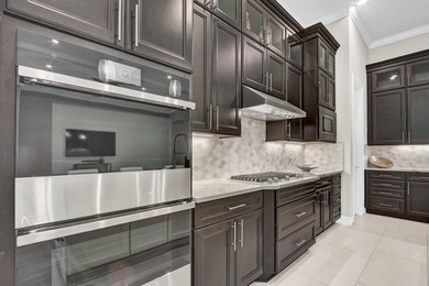 Stunning 4 bedroom/ 3.5 bath on .42 acres in the gated community - photo 18