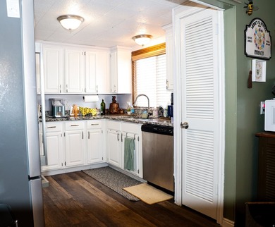 Rare find in this highly sought after Monte Vista community - photo 15