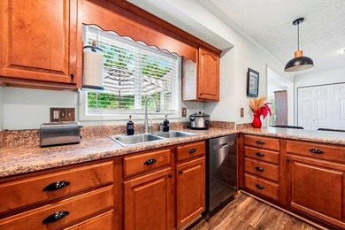 This beautiful 3-bedroom, 2-bathroom home combines classic charm - photo 16