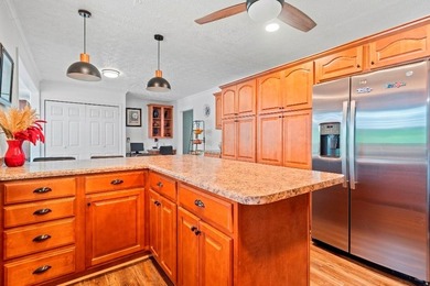 This beautiful 3-bedroom, 2-bathroom home combines classic charm - photo 17
