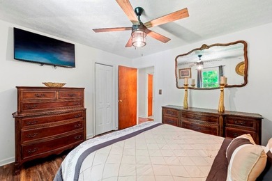 This beautiful 3-bedroom, 2-bathroom home combines classic charm - photo 27