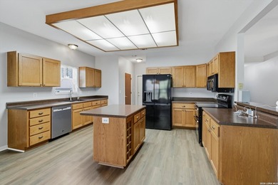 Welcome to this beautifully updated handicap-accessible - photo 8