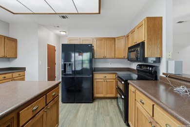 Welcome to this beautifully updated handicap-accessible - photo 10