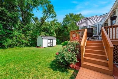 This beautiful 3-bedroom, 2-bathroom home combines classic charm - photo 36