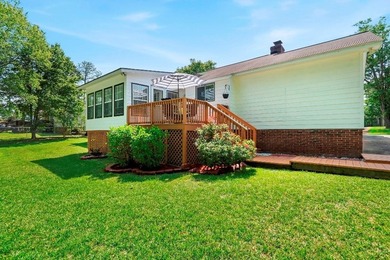 This beautiful 3-bedroom, 2-bathroom home combines classic charm - photo 37
