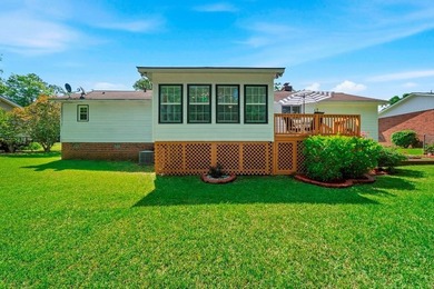 This beautiful 3-bedroom, 2-bathroom home combines classic charm - photo 38