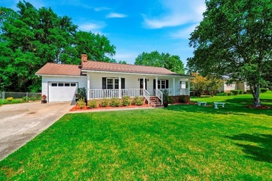 This beautiful 3-bedroom, 2-bathroom home combines classic charm - photo 41