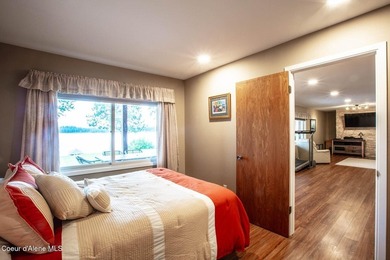 Enjoy waterfront living in this inviting 3,276 sq. ft. home - photo 44