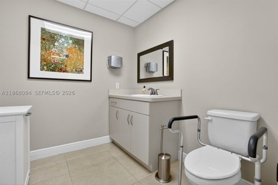Prime investment opportunity in Miami's established medical - photo 5