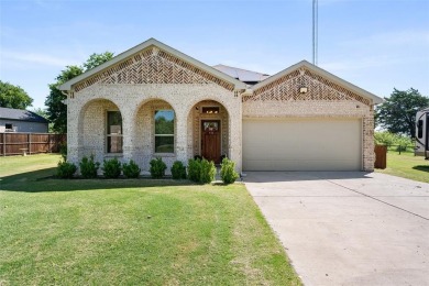 Lake Home For Sale in Purdon, Texas
