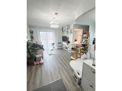 This stunning condo apartment features 2 spacious bedrooms and 2 - photo 7