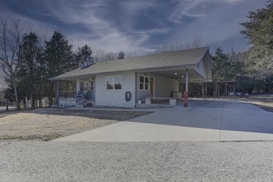 Peaceful Country Living on 10+/- Acres with Shop, Pond & Gated - photo 4