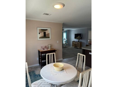 BEST PRICE!.... on this well maintained 2 Bed/2 Bath, Plus Den - photo 9