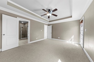 Experience the perfect blend of space, serenity, and convenience - photo 24