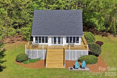Wake up to breathtaking waterfront views in this beautifully - photo 4