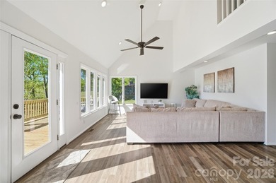 Wake up to breathtaking waterfront views in this beautifully - photo 6