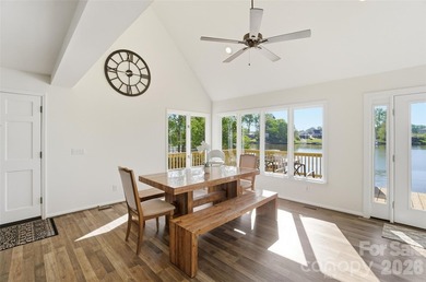 Wake up to breathtaking waterfront views in this beautifully - photo 10